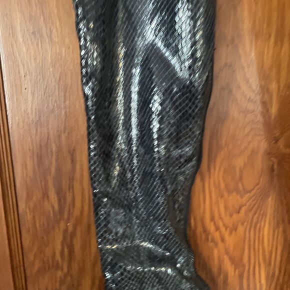 Cape Robbin Black Heeled Boots - Picture 5 of 15